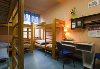 Хостелы Youth Hostel Podlasie Белосток Односпальная кровать в общем номере-8