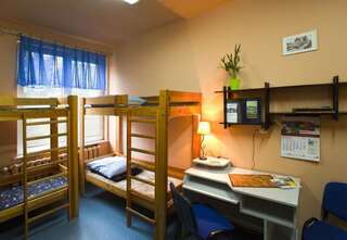 Хостелы Youth Hostel Podlasie Белосток Односпальная кровать в общем номере-26